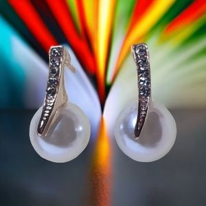 🌹3/25🌹*New* PEARL and Rhinestone Gorgeous and Elegant Earrings